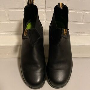 Black Blundstone Chelsea Boots